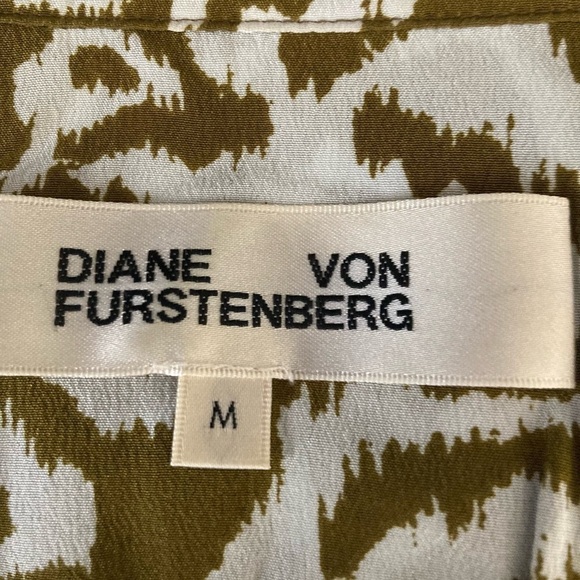 Diane Von Furstenberg silk ikat print wrap top. Size medium. - Picture 3 of 5